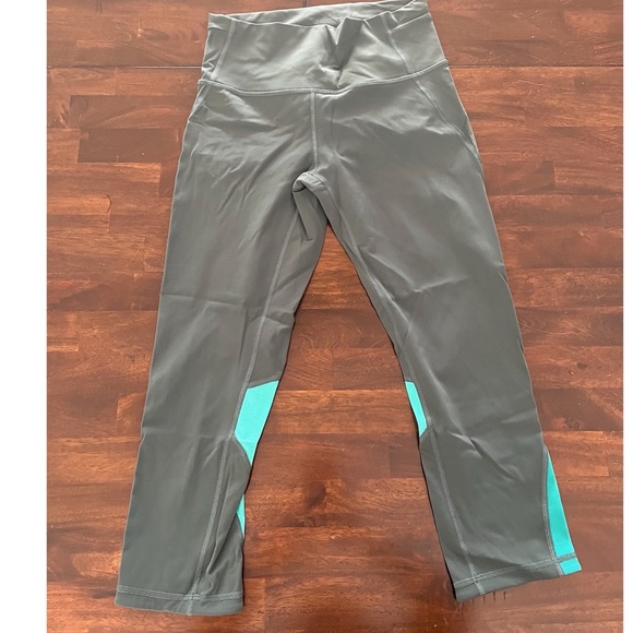 lululemon athletica Pants - Lululemon Womens Capri Leggings